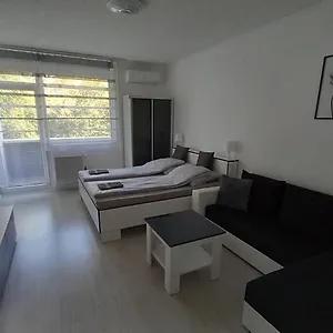 https://grey-harmony-apartman.hotels-hajduszoboszlo-hungary.com